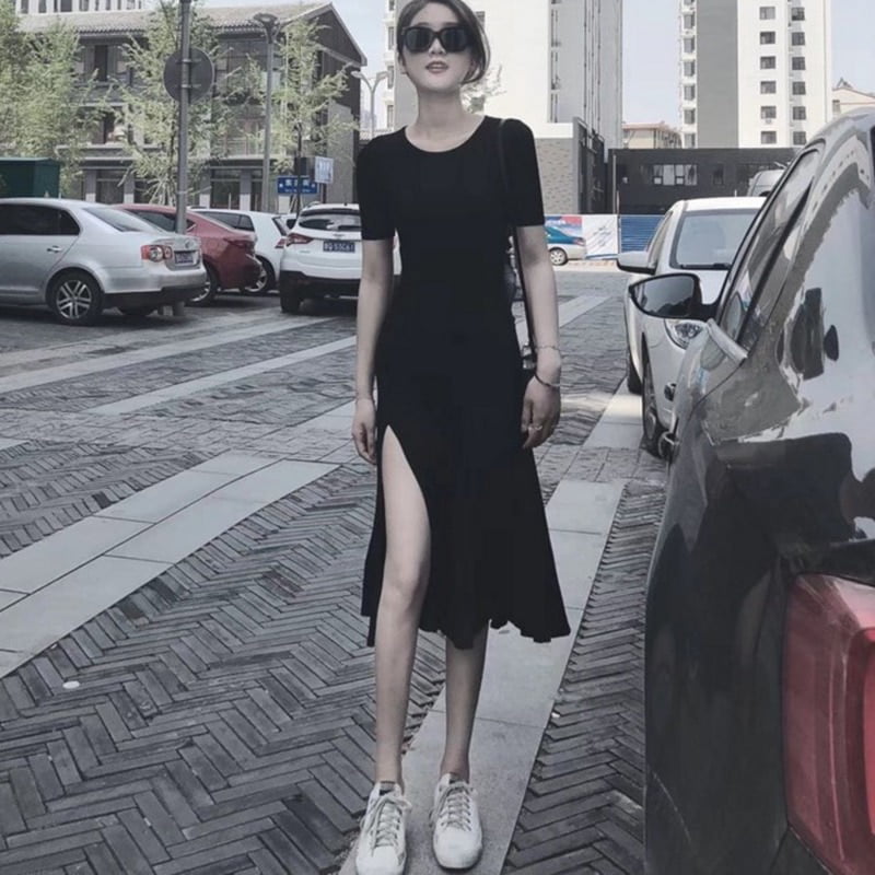 Casual Black dress with slits on the Side